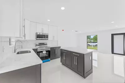 949 SE 5th St, Deerfield Beach, FL 33441 - Photo 6