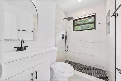 949 SE 5th St, Deerfield Beach, FL 33441 - Photo 16