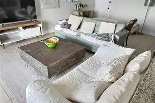 137 Golden Isles Dr, Hallandale Beach, FL 33009 - Photo 4