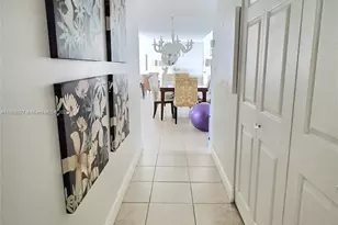 137 Golden Isles Dr, Hallandale Beach, FL 33009 - Photo 10