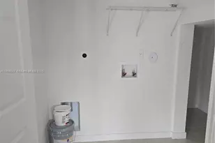 490 NE 12th St, Florida City, FL 33034 - Photo 8