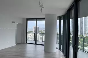 121 NE 34th St, Miami, FL 33137 - Photo 18