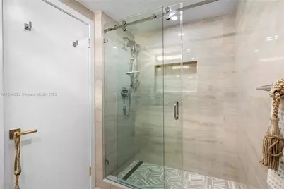701 Brickell Key Blvd #707, Miami, FL 33131 - Photo 16