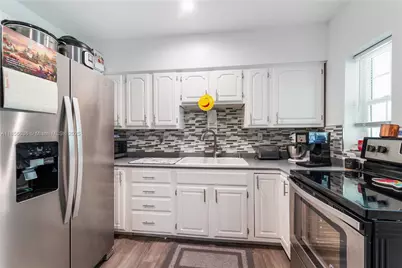 512 NW 13th St, Homestead, FL 33030 - Photo 12