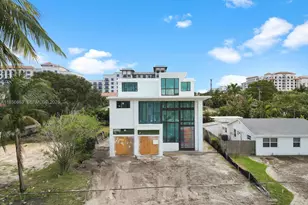 310 NE 2nd St, Boca Raton, FL 33432 - Photo 1
