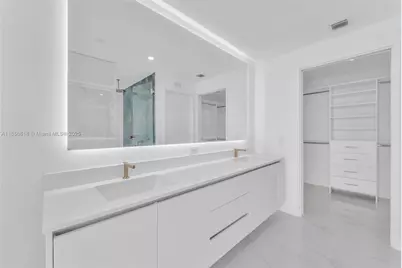 700 NE 24th St #2002, Miami, FL 33137 - Photo 8