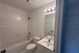 925 NE 34th Ave, Homestead, FL 33033 - Photo 6
