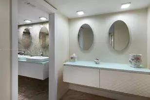 5660 Collins Ave, Miami Beach, FL 33140 - Photo 14