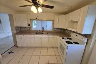 4321 Kirby Loop Rd, Fort Pierce, FL 34981 - Photo 2