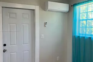 18441 NE 21st Ave, North Miami Beach, FL 33179 - Photo 16