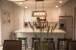 15105 SW 180th St, Miami, FL 33187 - Photo 2