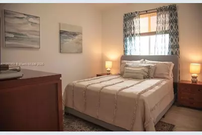 15105 SW 180th St, Miami, FL 33187 - Photo 14