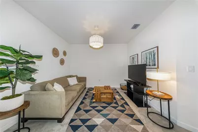 3433 W 104th Ter, Hialeah, FL 33018 - Photo 10