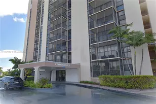 20301 W Country Club Dr, Aventura, FL 33180 - Photo 32