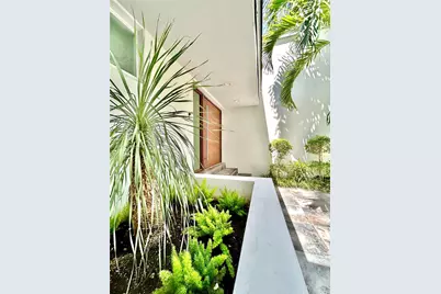 1090 NE 92nd St, Miami Shores, FL 33138 - Photo 16