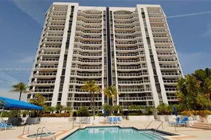 3600 Yacht Club Dr, Aventura, FL 33180 - Photo 10