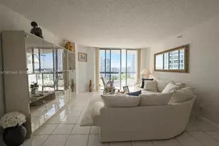 19195 NE 36th Ct, Aventura, FL 33180 - Photo 4