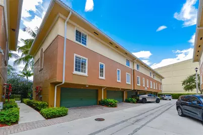 2811 NE 185th St #801, Aventura, FL 33180 - Photo 2