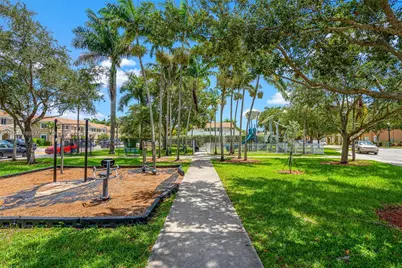 2431 SE 10th Ct, Homestead, FL 33035 - Photo 28