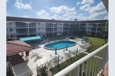 580 Egret Dr #322, Hallandale Beach, FL 33009 - Photo 12