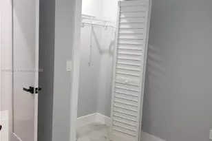 270 NE 162nd St, Miami, FL 33162 - Photo 32