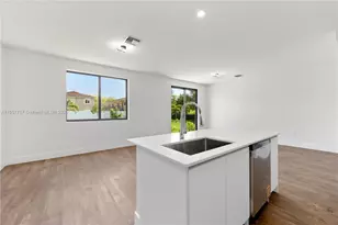 880 SW 1st St, Florida City, FL 33034 - Photo 10