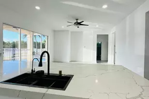 1887 Harbor View Cir, Weston, FL 33327 - Photo 10
