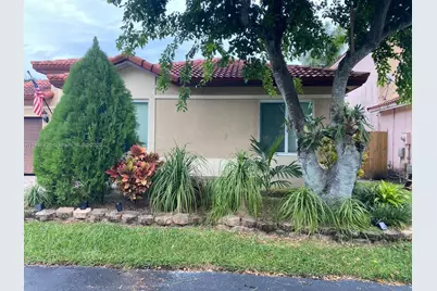 9051 SW 215th Ter, Cutler Bay, FL 33189 - Photo 2