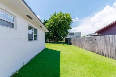 1366 NW 75th St, Miami, FL 33147 - Photo 12