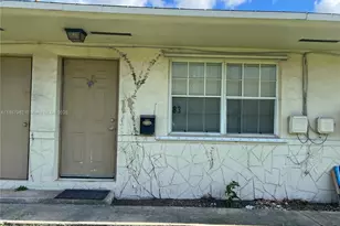 832 NE 5th Ave, Homestead, FL 33030 - Photo 2