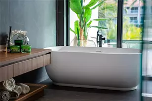 493 Holiday Dr, Hallandale Beach, FL 33009 - Photo 38