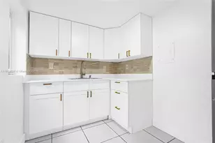 3711 SW 87th Ave, Miami, FL 33165 - Photo 8