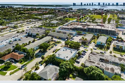 1530 Crescent Cir, West Palm Beach, FL 33403 - Photo 36