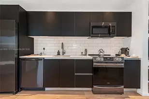 398 NE 5th St, Miami, FL 33132 - Photo 8