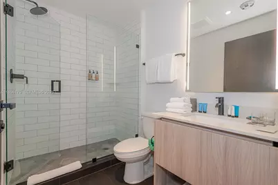 398 NE 5th St #4417, Miami, FL 33132 - Photo 18