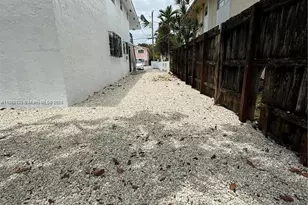 1927 NW 20th Ave, Miami, FL 33125 - Photo 4