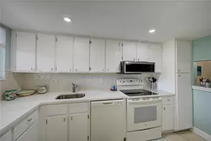 3186 Via Poinciana, Lake Worth, FL 33467 - Photo 6