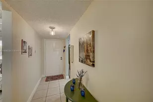 3186 Via Poinciana, Lake Worth, FL 33467 - Photo 2