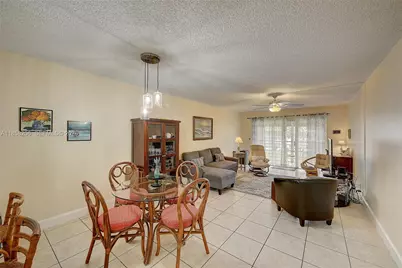 3186 Via Poinciana #203, Lake Worth, FL 33467 - Photo 8