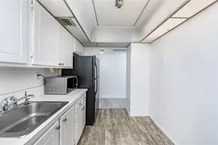 17570 Atlantic Blvd, Sunny Isles Beach, FL 33160 - Photo 12