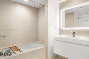 6801 Collins Ave, Miami Beach, FL 33141 - Photo 16