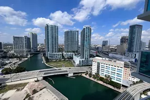 31 SE 5th St, Miami, FL 33131 - Photo 16
