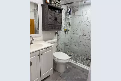 451 SE 8th St, Homestead, FL 33030 - Photo 4