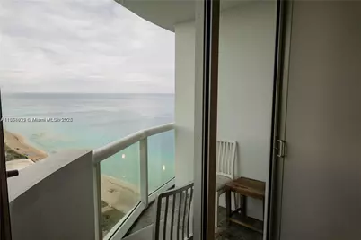 6365 Collins Ave #2710, Miami Beach, FL 33141 - Photo 4