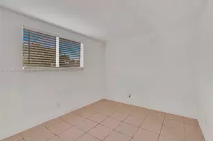 14190 W Dixie Hwy, North Miami, FL 33161 - Photo 4