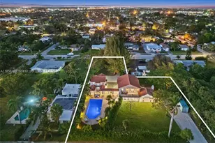 321 SW 1st Ave, Boynton Beach, FL 33435 - Photo 2