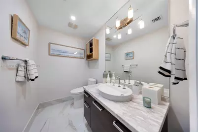 253 NE 2nd St #427, Miami, FL 33132 - Photo 6