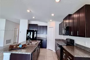 39889 Harmon Grove Ct, Zephyrhills, FL 33540 - Photo 14