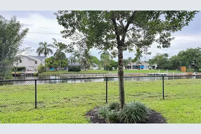 1121 Vermilion Dr, West Palm Beach, FL 33461 - Photo 4