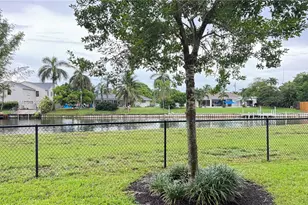 1121 Vermilion Dr, West Palm Beach, FL 33461 - Photo 4